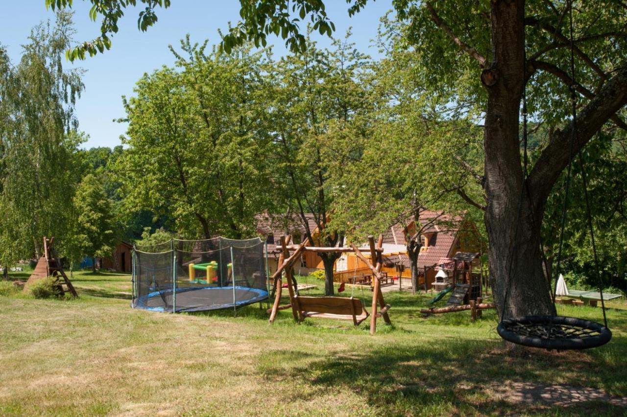 Miniresort Amulet Hruba Skala Exterior photo